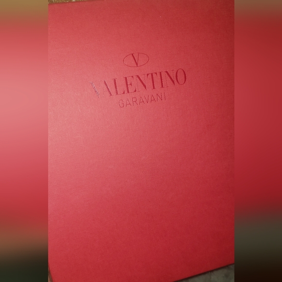 Valentino Garavani Rockstud Metallic Calfskin Leather Ankle Strap Sandal - Picture 10 of 10